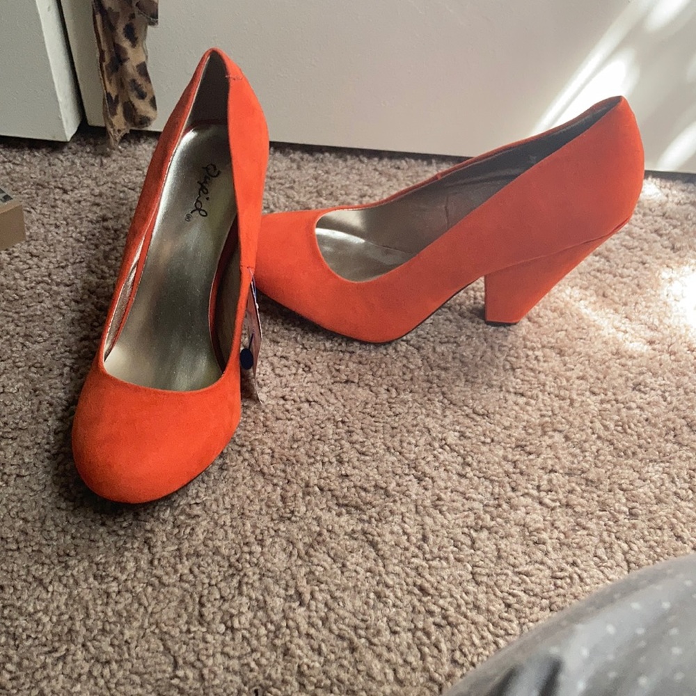 Qupid Burnt orange heels